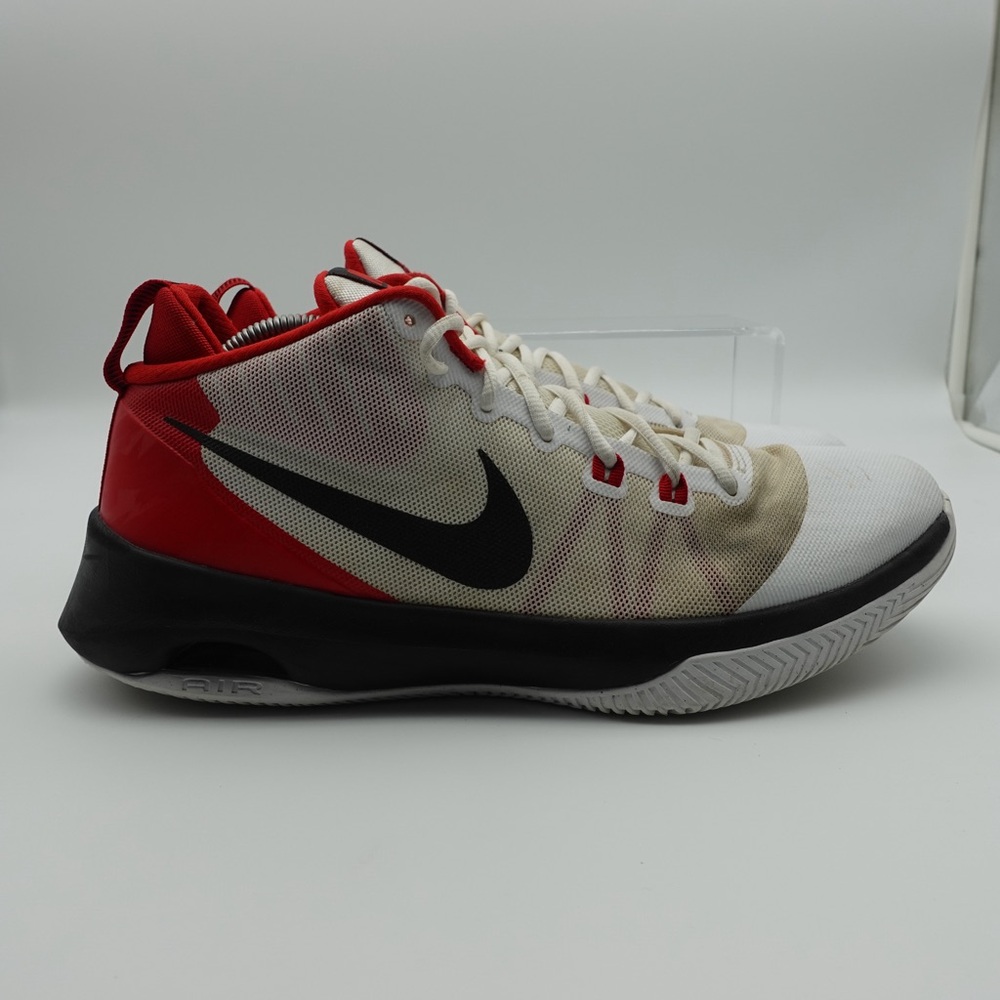 Nike Air Versitile Men Size 13 Shoes Red Basketball Training Athletic Sneakers
